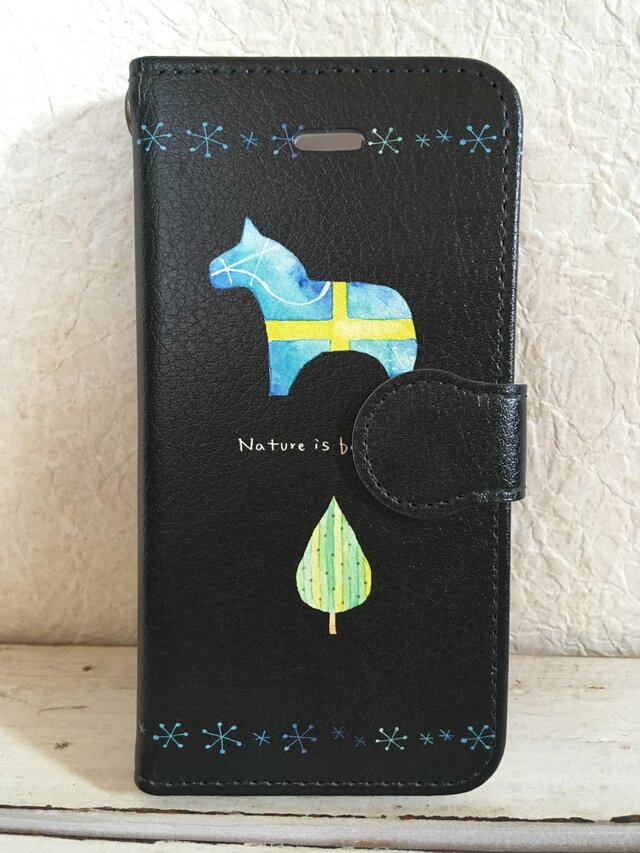 「美しい北欧」黒/ iPhone & Android対応 手帳型スマホケース <受注制作・送料無料>の画像1枚目