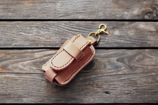 本革サドルレザーのリップクリームホルダー【受注製作】 | iichi 日々