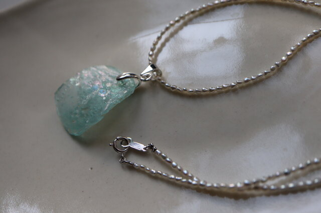 ローマングラス　ペンダント ローマングラスのペンダント | iichi 日々の暮らしを心地よく