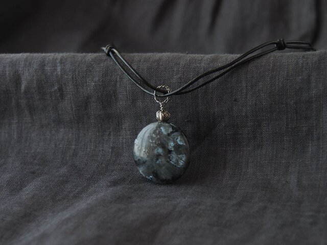 Black Leather Pendant(ラルビカイト)の画像1枚目