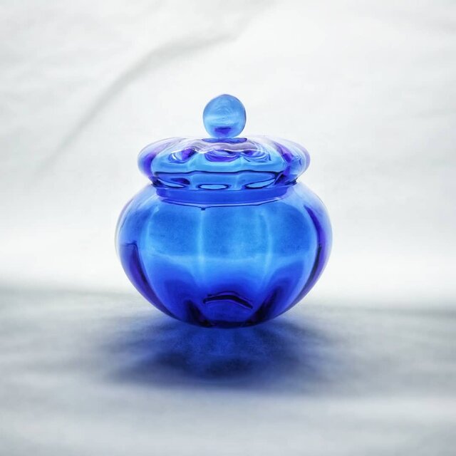 コバルトブルーのガラスキャニスターの画像1枚目