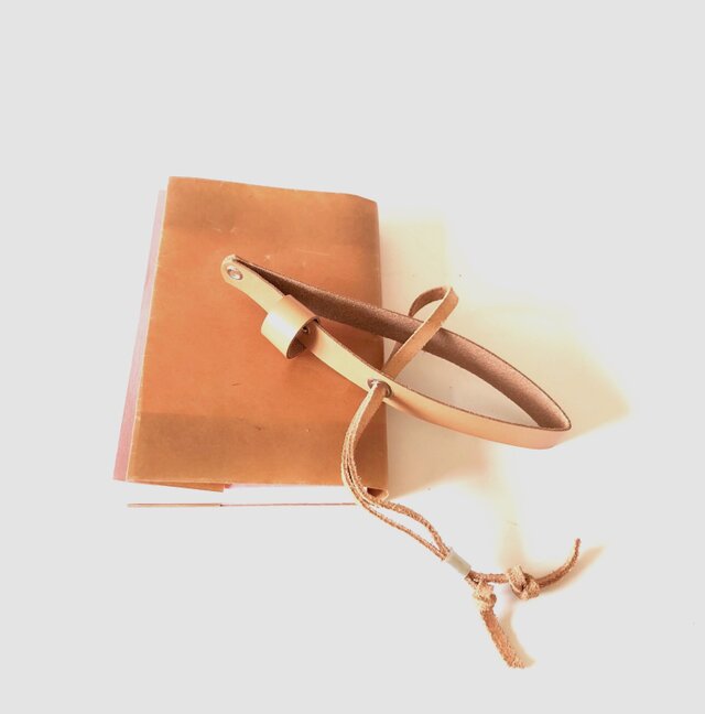 ワックスペーパー ➕ 本革 の文庫本サイズブックカバー | iichi 日々の