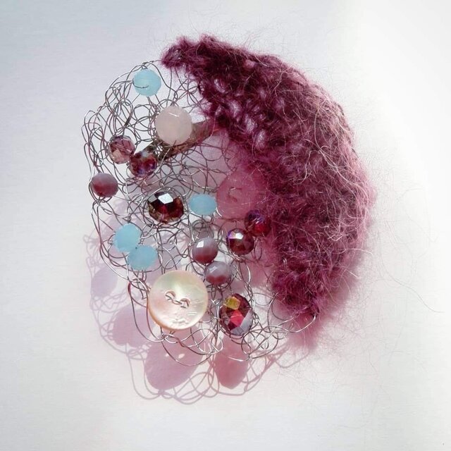 ブローチ　カリーヌ　送料無料