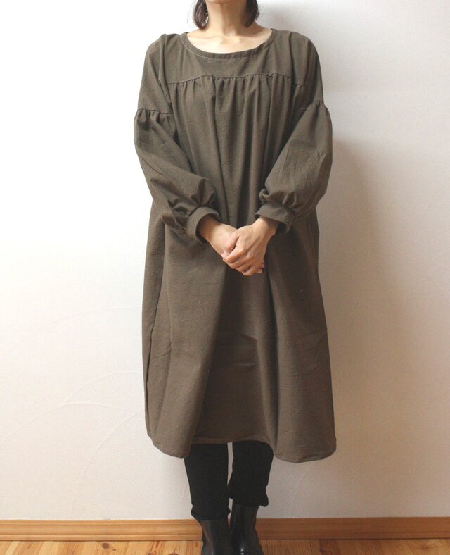 ヨークギャザーワンピース