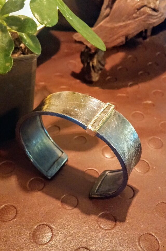 RAW diamond minimal wide cuff Aの画像1枚目