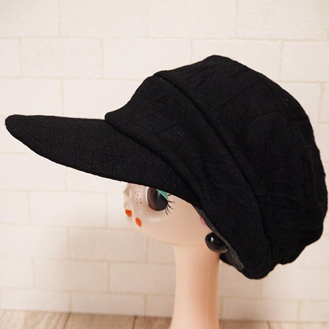 シワ加工のウールニット生地で作ったキャプ