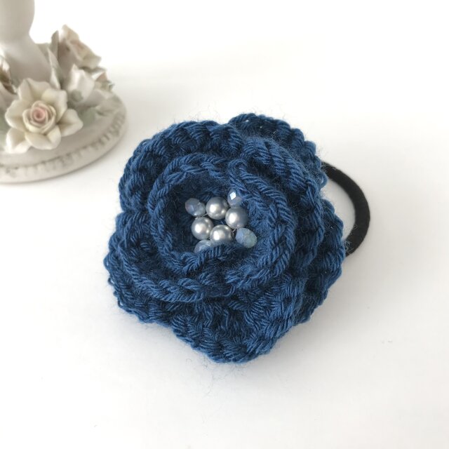 毛糸編み ヘアゴム フラワー　コバルトブルー 青 かぎ針編み 花　