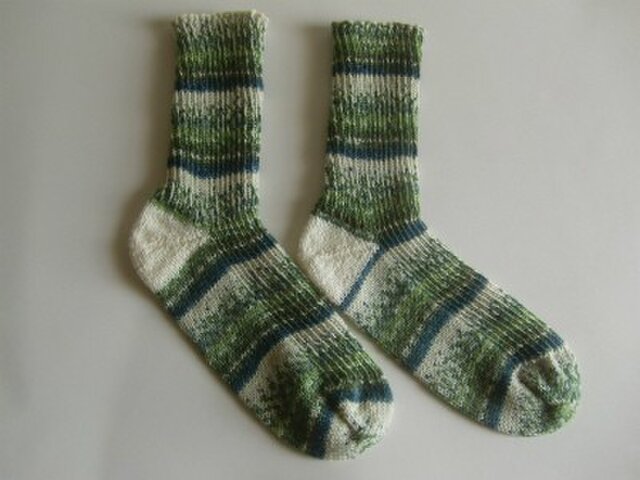 手編み靴下 #154 Mille様 手編み靴下【Opal KFS108 気仙沼“森”】 | iichi 日々の暮らしを