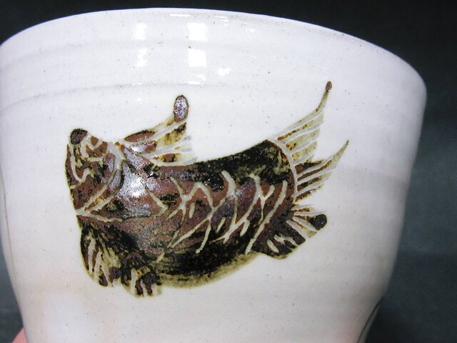 粉引焼酎杯(草魚)の画像1枚目