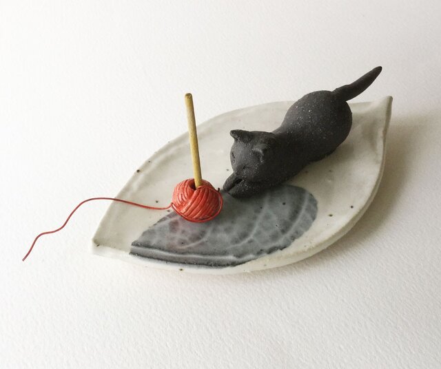 ねこのお香立て 毛糸玉 | iichi 日々の暮らしを心地よくする