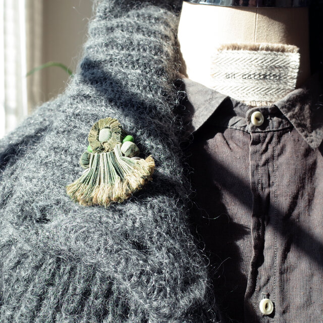 Plisブローチ　pli pou cva