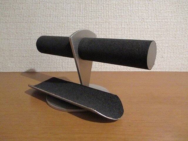 腕時計スタンド　ハンドメイド　匿名配送　ブラック4本掛け腕時計スタンド 腕時計スタンド 4本掛け腕時計スタンドブラック | iichi 日々の暮らし