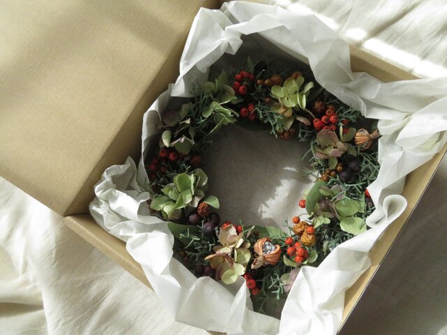 森のクリスマスリース | iichi 日々の暮らしを心地よくする