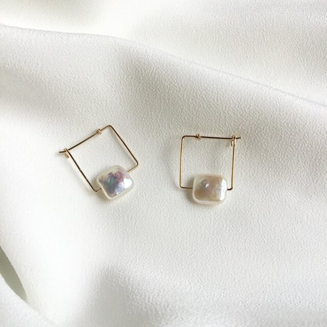 淡水パールの四角いピアス 14KGF