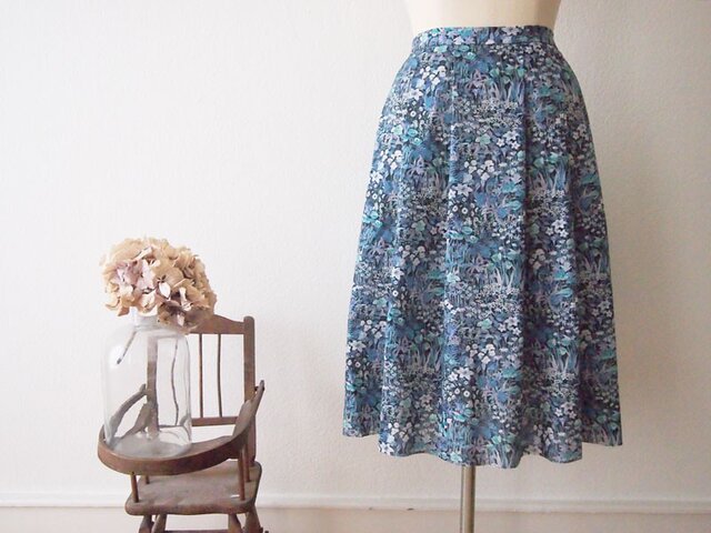 新作2018A/W Liberty : faria flowers small 大人タックスカートの画像1枚目