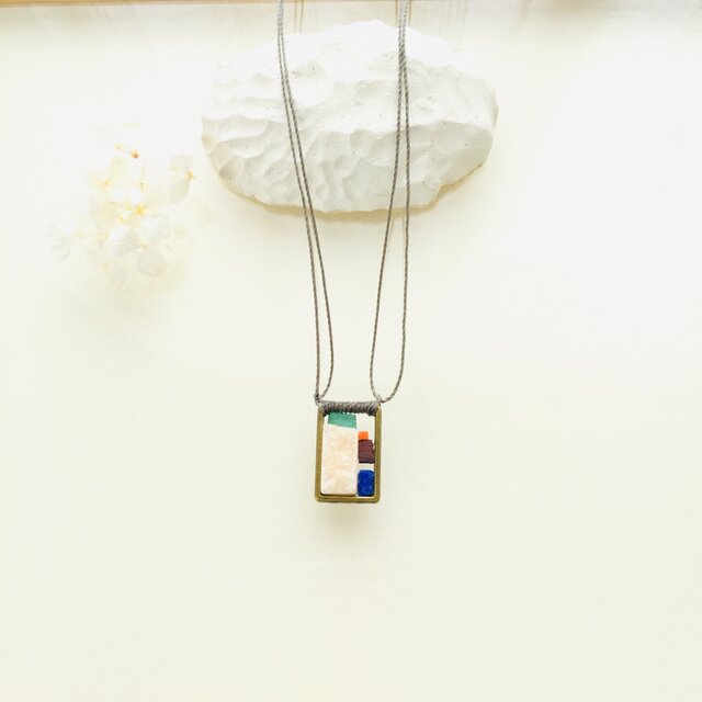 大理石のネックレス（新しい浜辺）