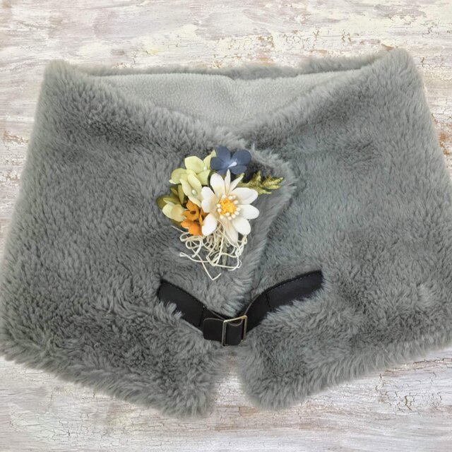 マーガレットや黒スミレ　秋色あじさいのハーモニーのコサージュ