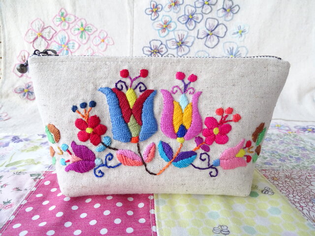 両面手刺繍ポーチ★「チューリップ」の画像1枚目