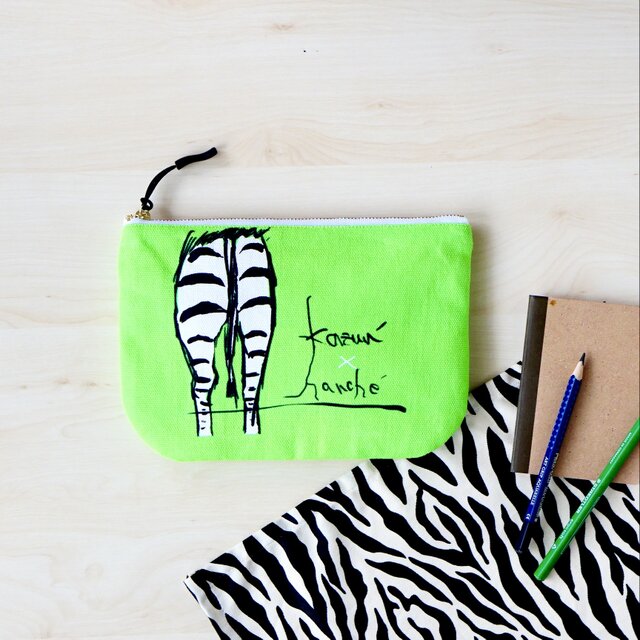 オリジナル！シマウマのフラットポーチ・kazun'×harche'コラボ（黄緑）