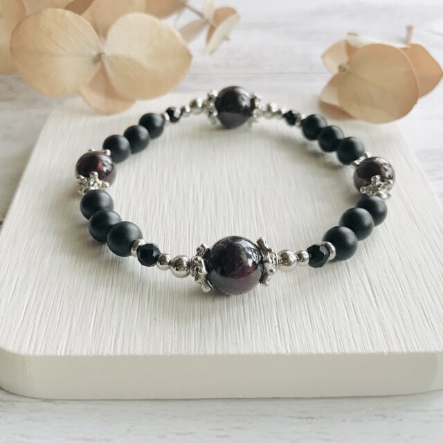 svart ガーネット