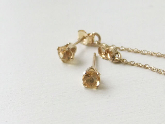 シトリンバックキャッチピアス(14kgf)の画像1枚目