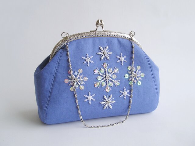 総ビーズ柄、がま口バック 送料無料＊雪の結晶＊ビーズ刺繍のがま口バッグ（18i-1黒×シルバー口金