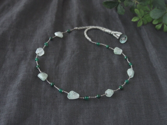 White-Green Necklaceの画像1枚目