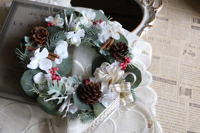 冬のリース 造花 | iichi 日々の暮らしを心地よくする