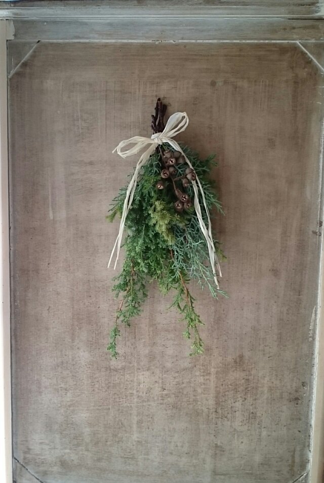 フレッシュグリーンのクリスマススワッグの画像1枚目