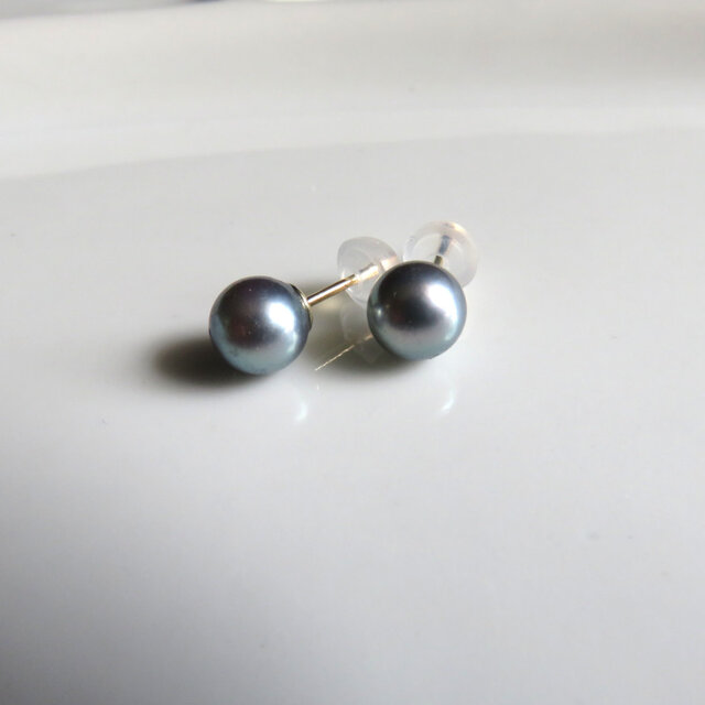 あこやパール【ブラック染め】ピアス (送料無料） ME1118-008