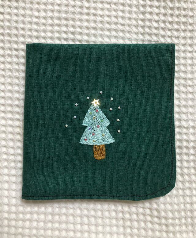 コットンの刺繍ハンカチ☆ホワイトクリスマスの画像1枚目