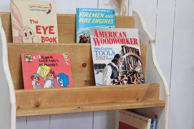 シャビーな絵本ラック | iichi 日々の暮らしを心地よくする