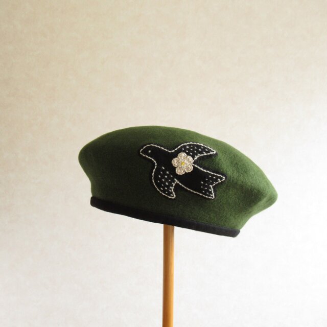 鳥さんアップリケのウールベレー　モスグリーン　［残り１点］