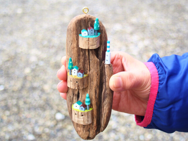 崖っぷちの町の画像1枚目