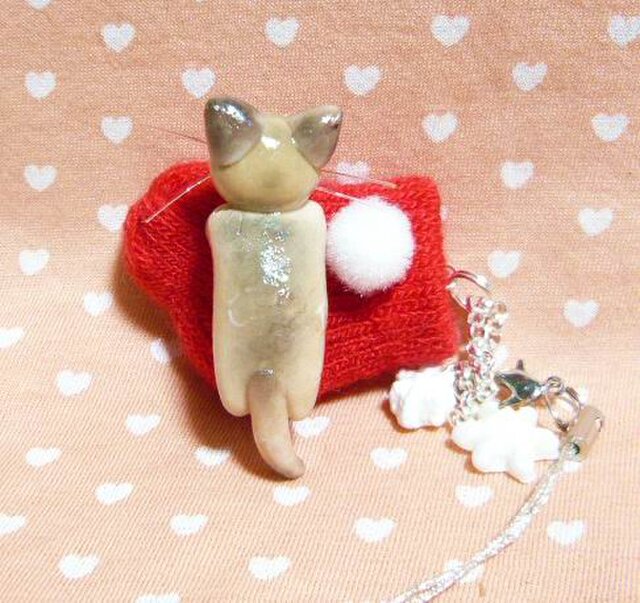 にゃんこのしっぽ クリスマス 赤いくつしたストラップ シャム猫 Iichi ハンドメイド クラフト作品 手仕事品の通販