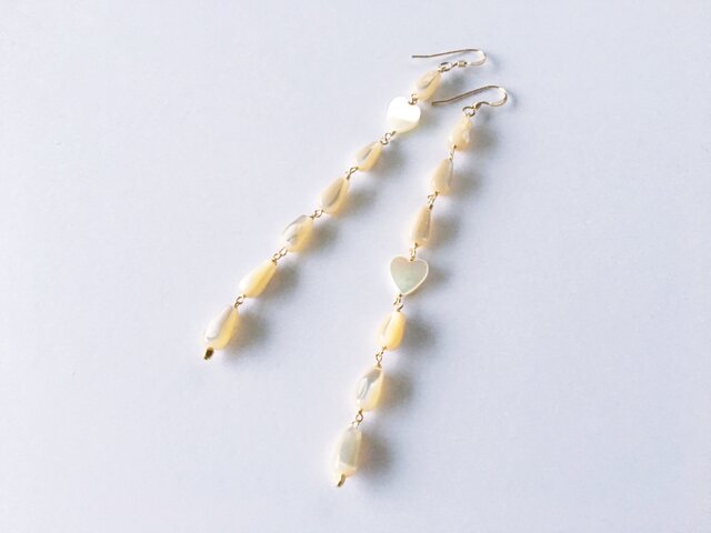 14kgf shell long earringsの画像1枚目