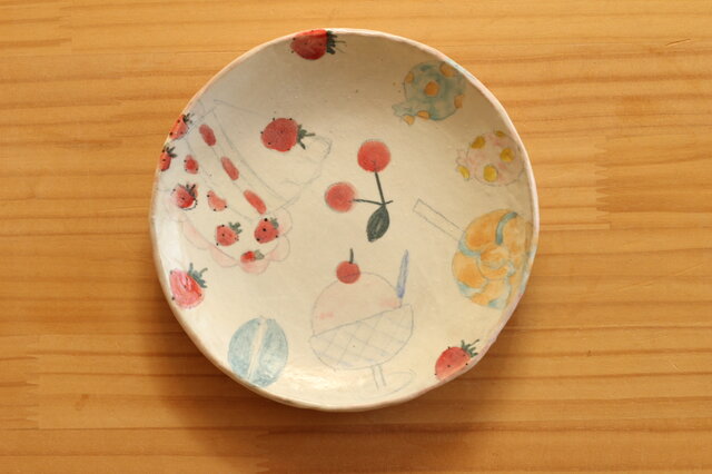 ※受注制作。粉引きスイーツたくさん柄のケーキ皿。の画像1枚目