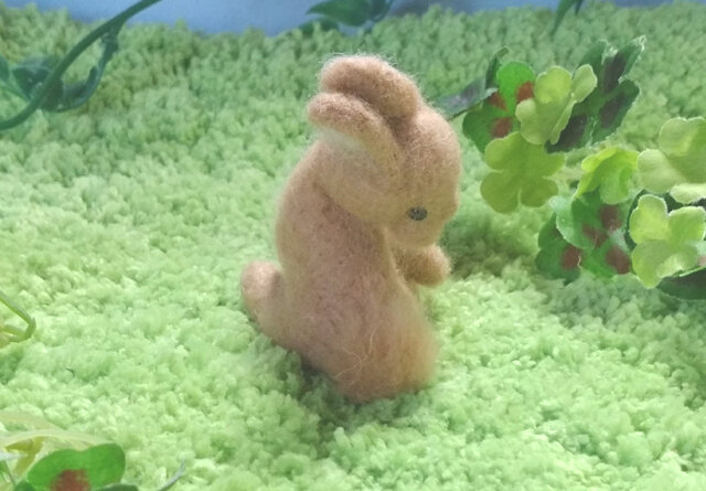 羊毛うさぎ*Sサイズ*見返り*オレンジの画像1枚目