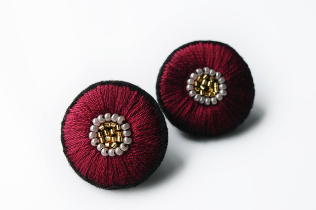 <Stella " Sis " ~遊び好きの星~>刺繍ピアス◎ボルドー◎2way★ロングポスト変更可能の画像1枚目