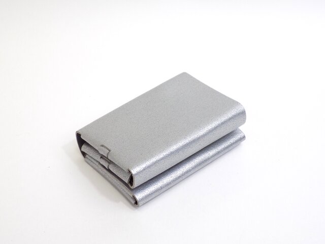 コンパクト三つ折り財布 革製 シルバー | iichi 日々の暮らしを