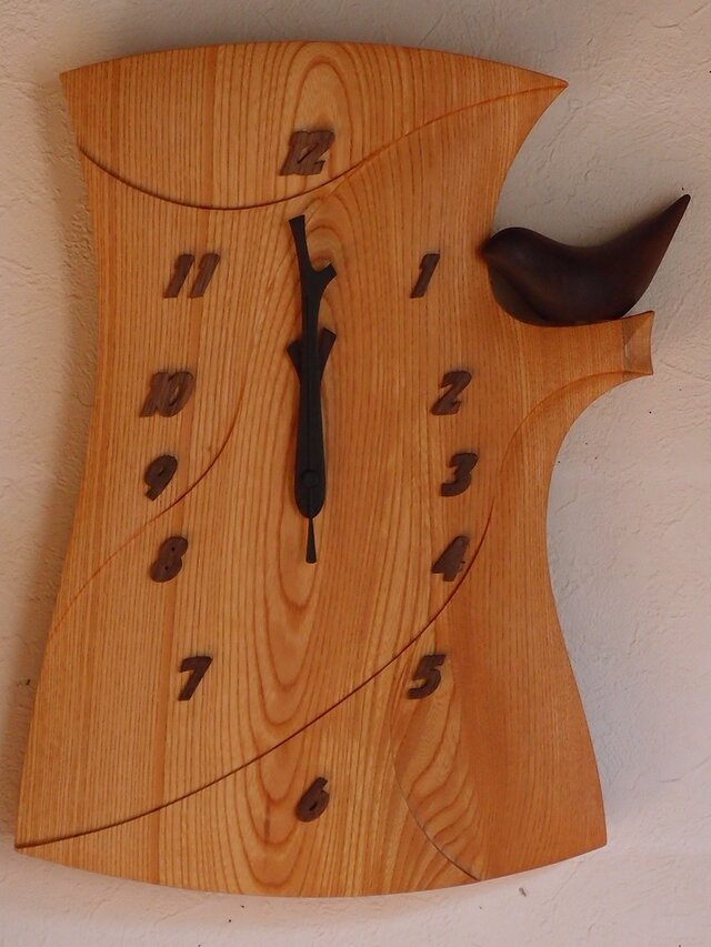 無垢の木の電波掛け時計　けやき　鳥のつぼ押し ００６６