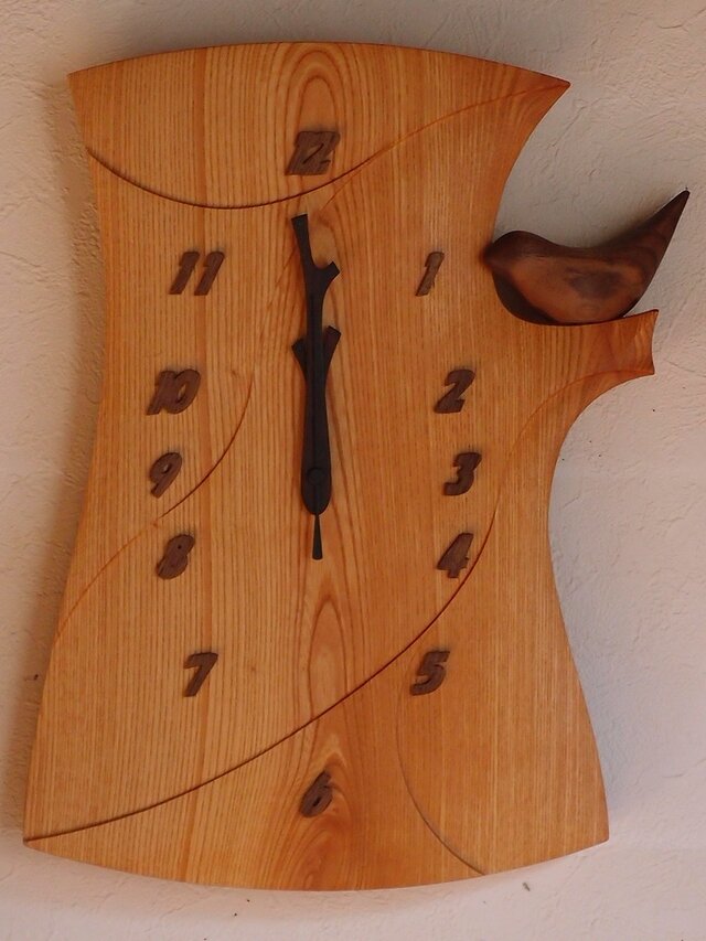 無垢の木の電波掛け時計　けやき　鳥のつぼ押し ００６７