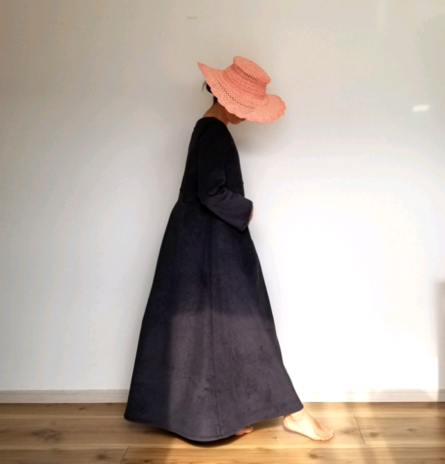 人気特価激安 深いラウンドネック コーデュロイのアンティークワンピース ブラックベリー 週間ランキング１位獲得 Active Testingsites Co