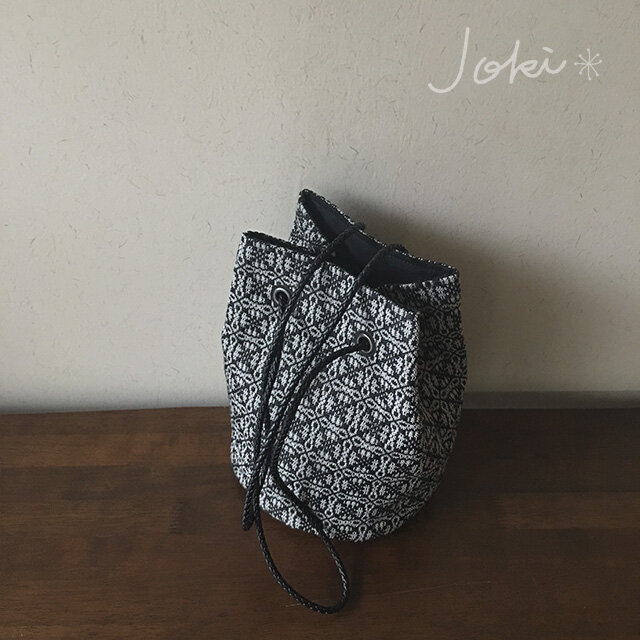 bag[手織りオーバーショット織  巾着バッグ]グレー×ブラック