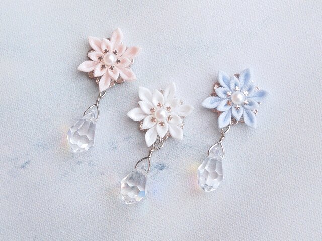 雪の結晶としずくのイヤリング *つまみ細工*の画像1枚目
