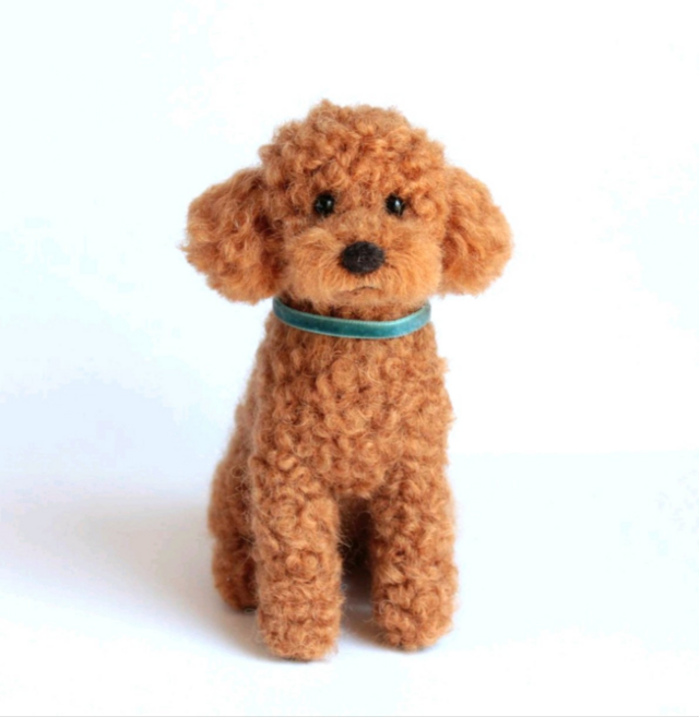 羊毛フェルト　トイプードル(レッド) 羊毛フェルト レッドトイプードル ブローチ ブローチ CHIRA MIRA