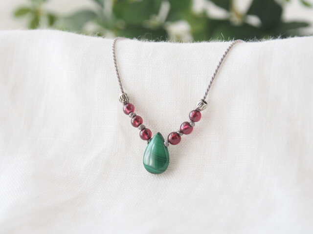 Malachite Short Necklace(Red)の画像1枚目