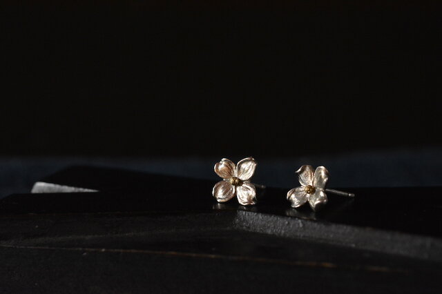 hanamizuki earringsの画像1枚目