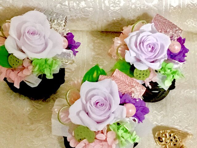 プリザ 小さなお供え手籠の画像1枚目