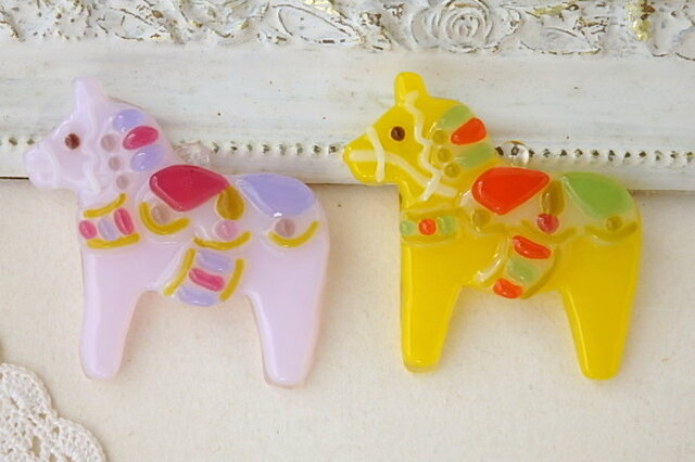 *mさまオーダー品*ガラスのダーラナホースさん・pink&yellow♪の画像1枚目